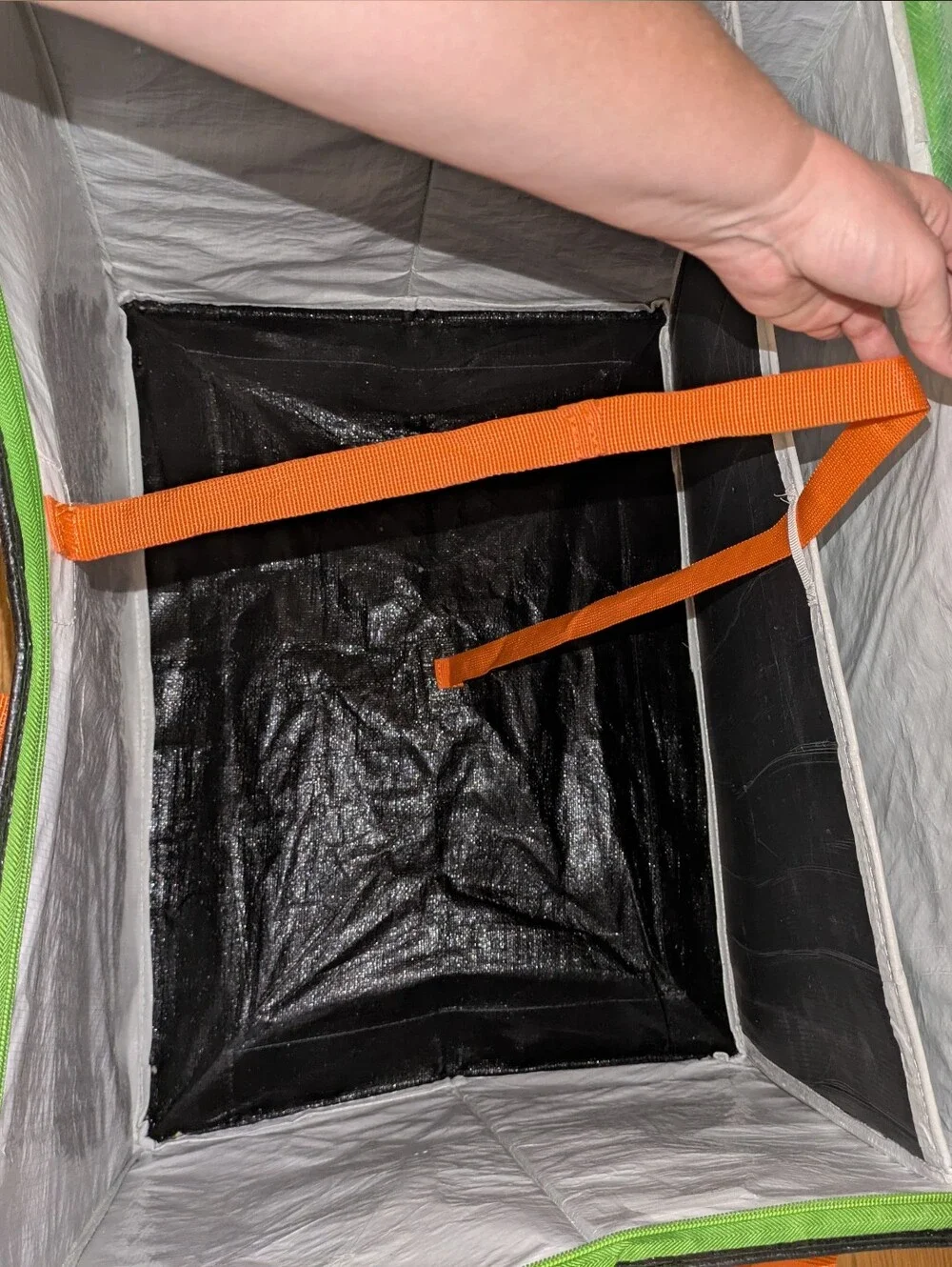 Great Condition Giant zippered tote bag, xl storage bag